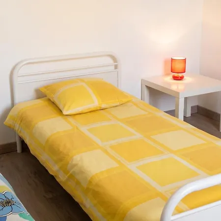 Apartman Lumineux Dans Le Centre De Avec Balcon. Digne-Les-Bains