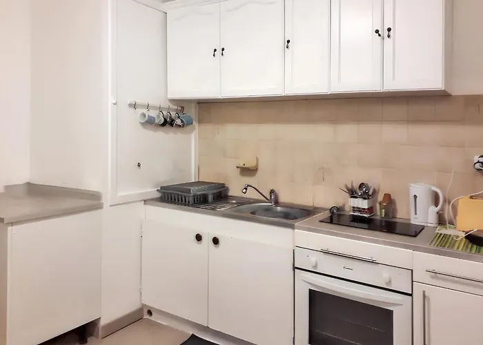 Lumineux Dans Le Centre De Avec Balcon. Apartment