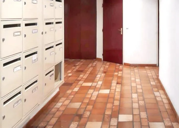 Lumineux Dans Le Centre De Avec Balcon. Apartment