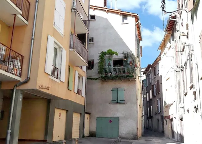 Lumineux Dans Le Centre De Avec Balcon.